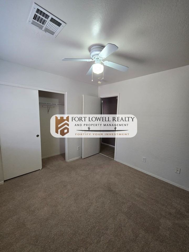 23952 W Desert Bloom St - Photo 6 of 14