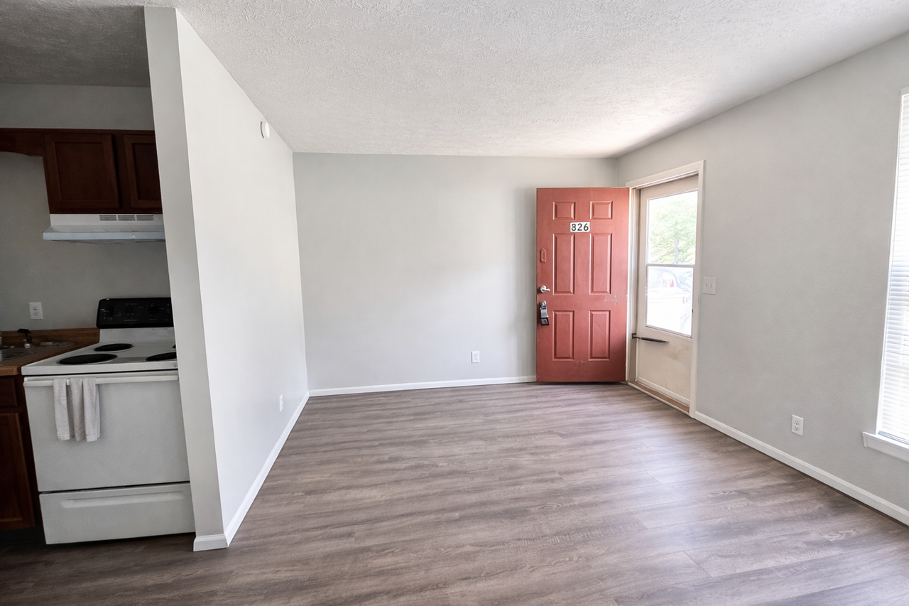 336 E Webster St - Photo 5 of 14