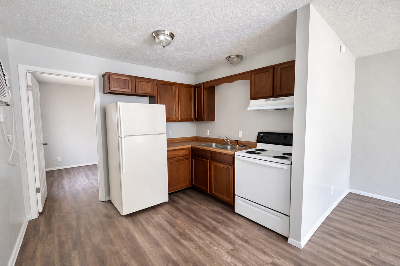 336 E Webster St - Photo 7 of 14