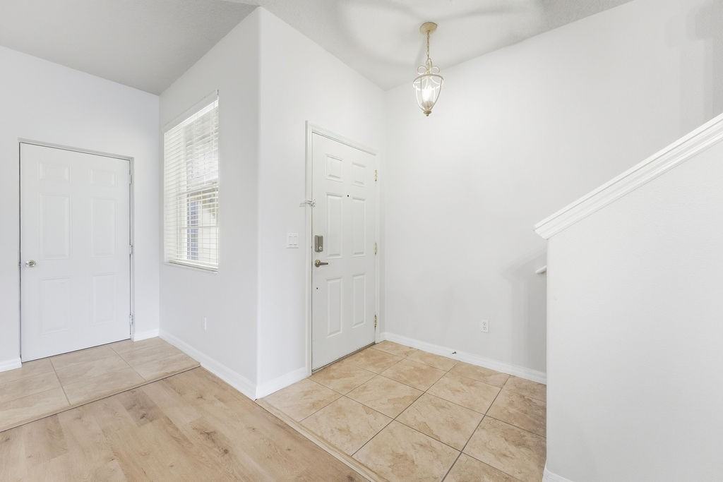 2795 Oakwater Dr #1 - Photo 3 of 31