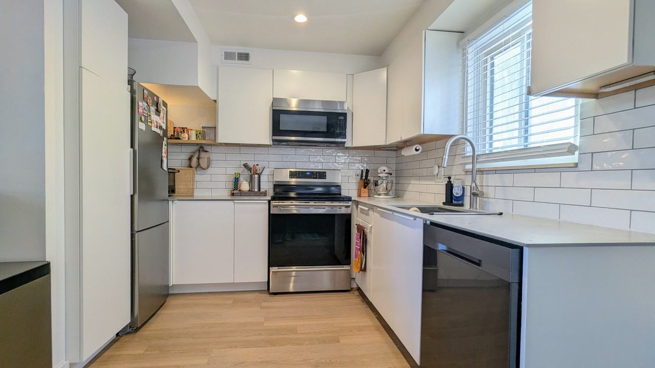 1030 Casa Dr #1 - Photo 5 of 18