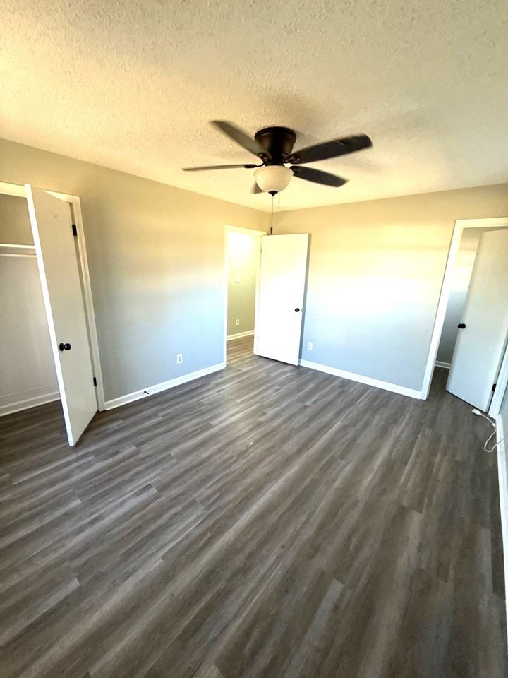 102 Honeysuckle St #1 - Photo 6 of 11