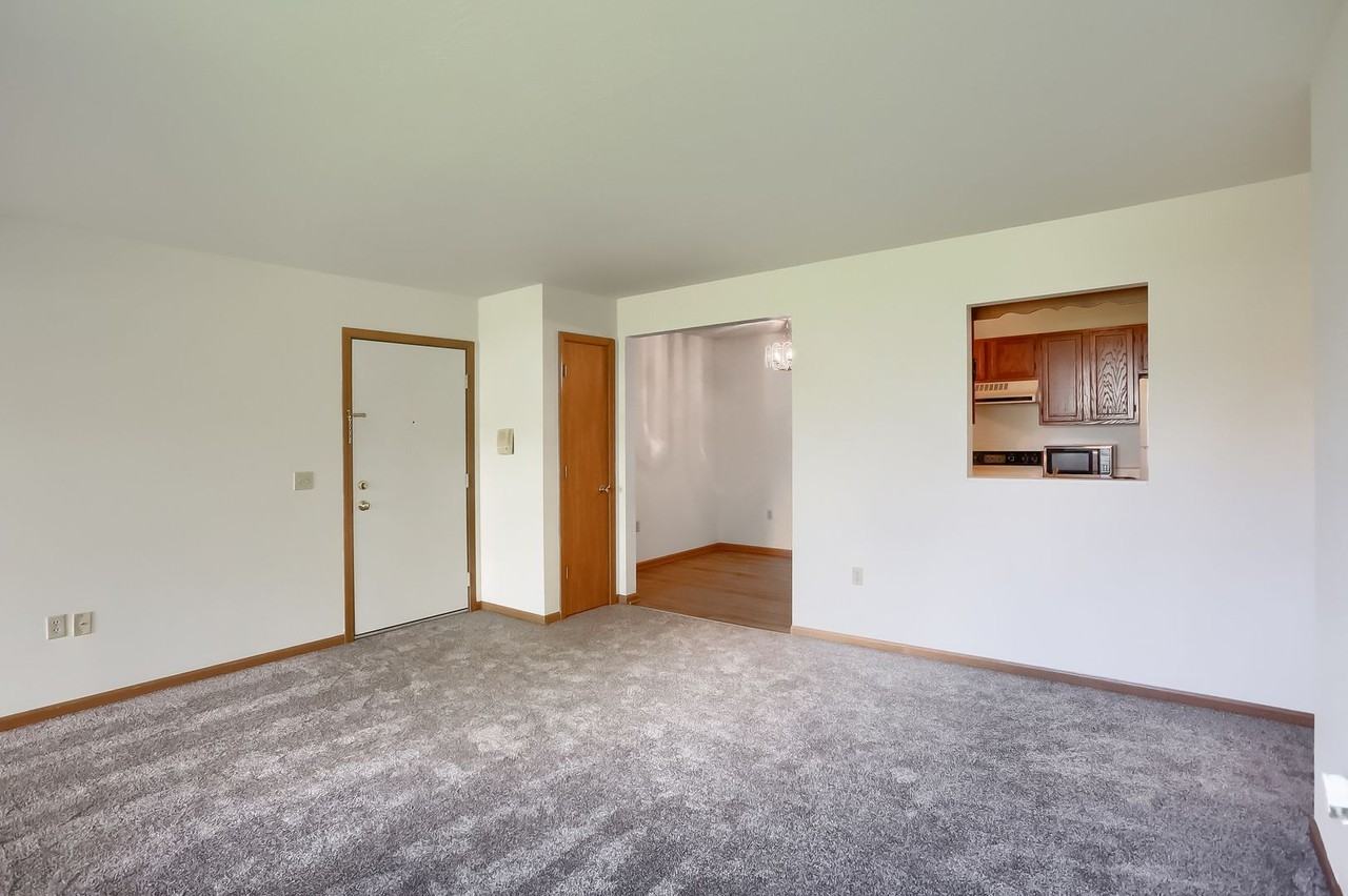 402 Kittery Ridge Dr - Photo 3 of 14