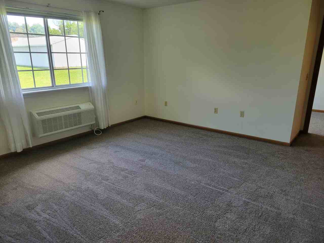 402 Kittery Ridge Dr - Photo 4 of 14