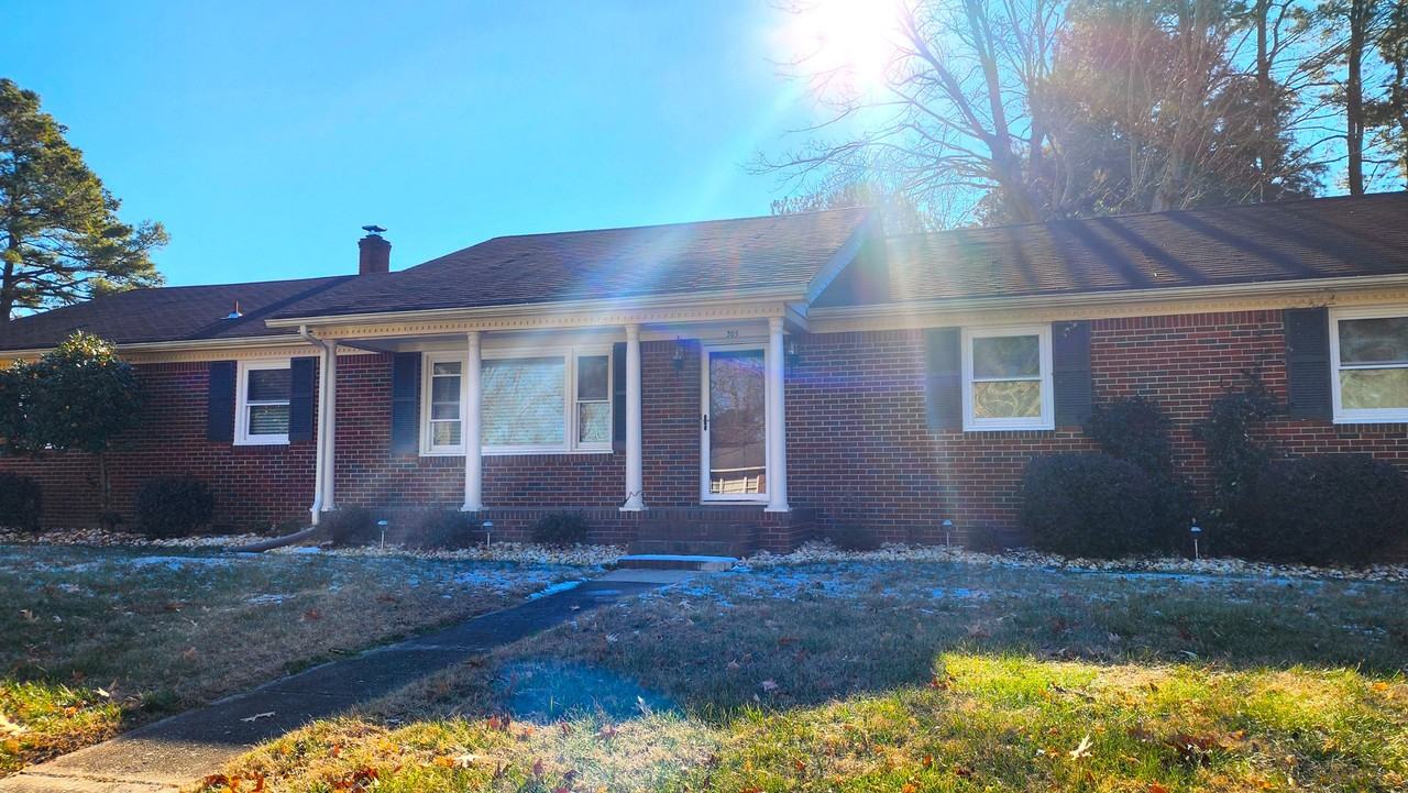 305 Woodbridge Dr #1 - Photo 2 of 23