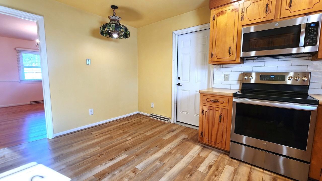 305 Woodbridge Dr #1 - Photo 7 of 23