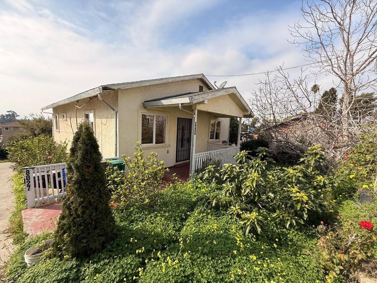 8027 Ney Ave - Photo 6 of 47