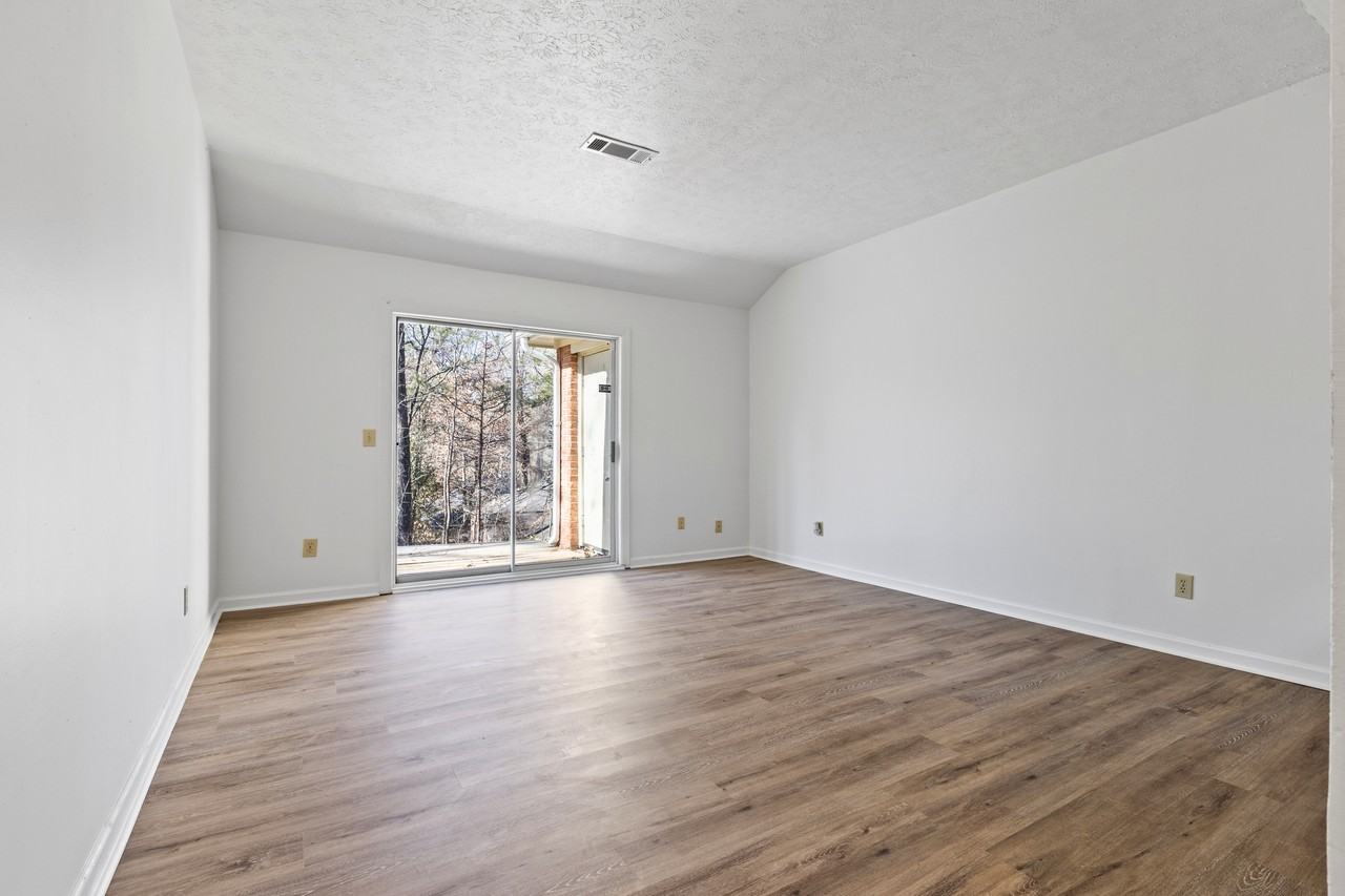 463 Reede St #1 - Photo 3 of 13