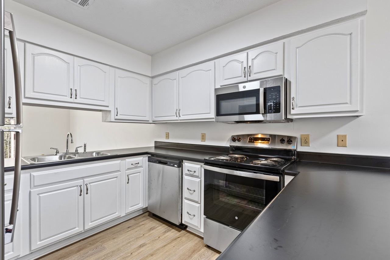 463 Reede St #1 - Photo 5 of 13