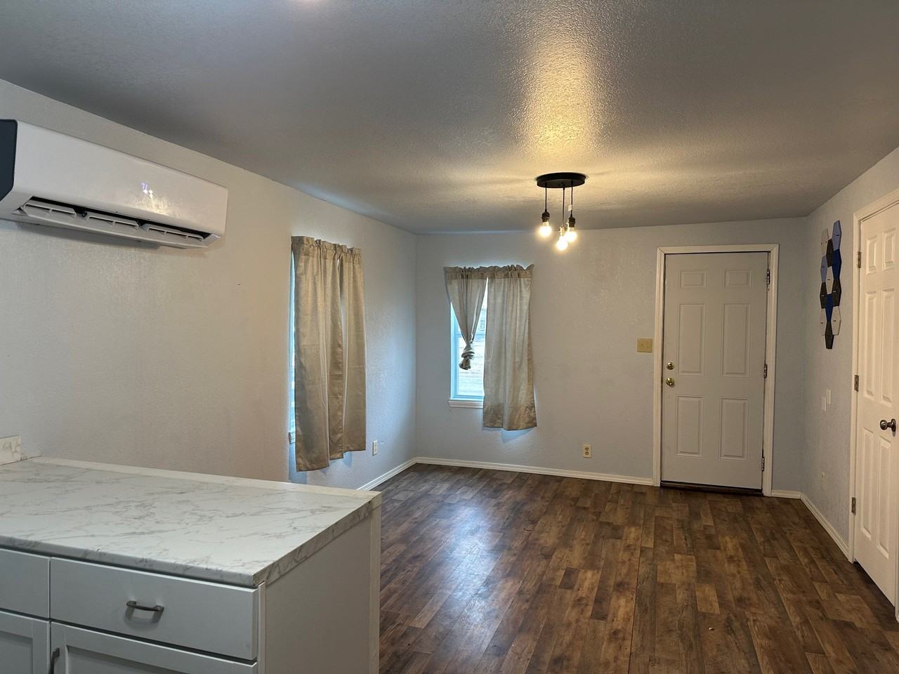 1416 N Jackson St #1 - Photo 2 of 8