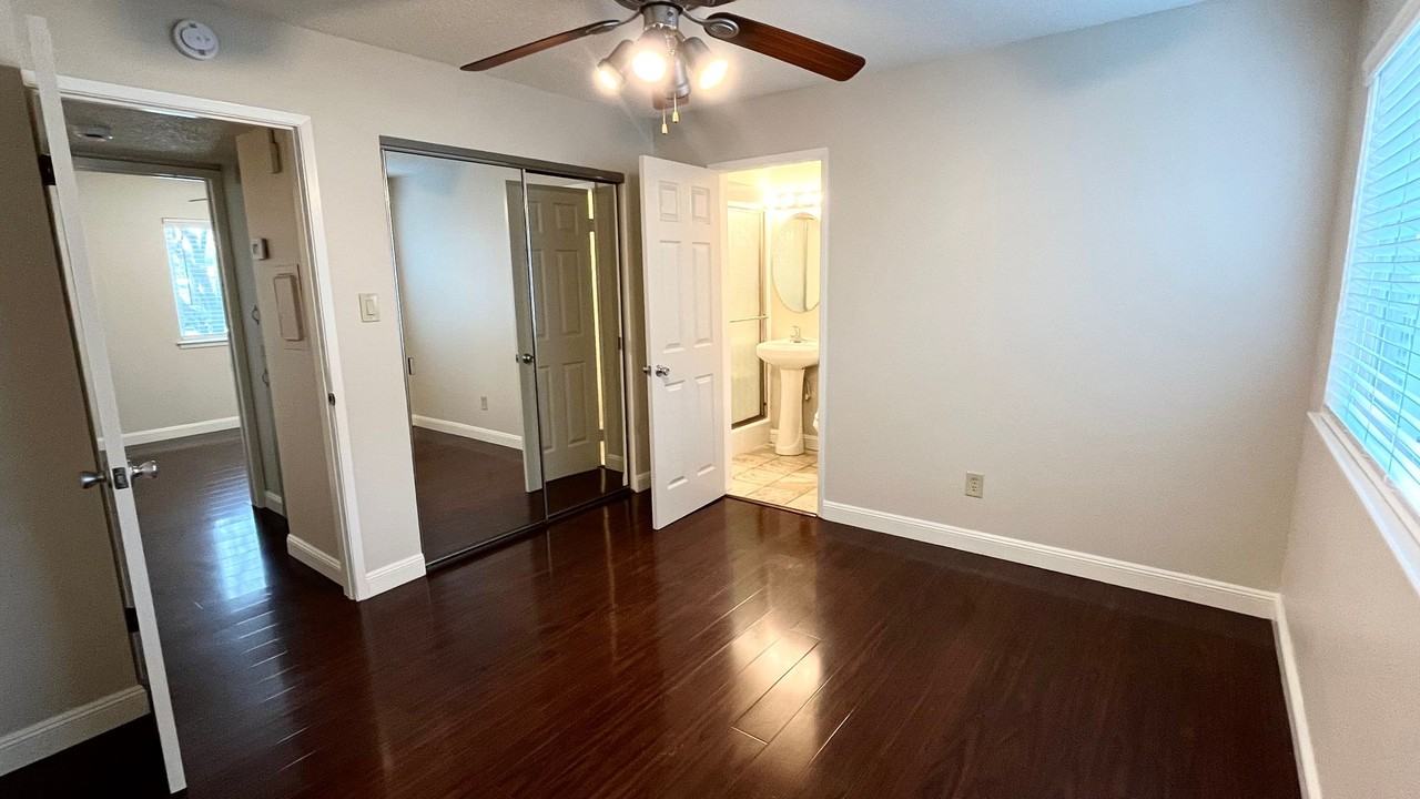 Elegante - Photo 4 of 50