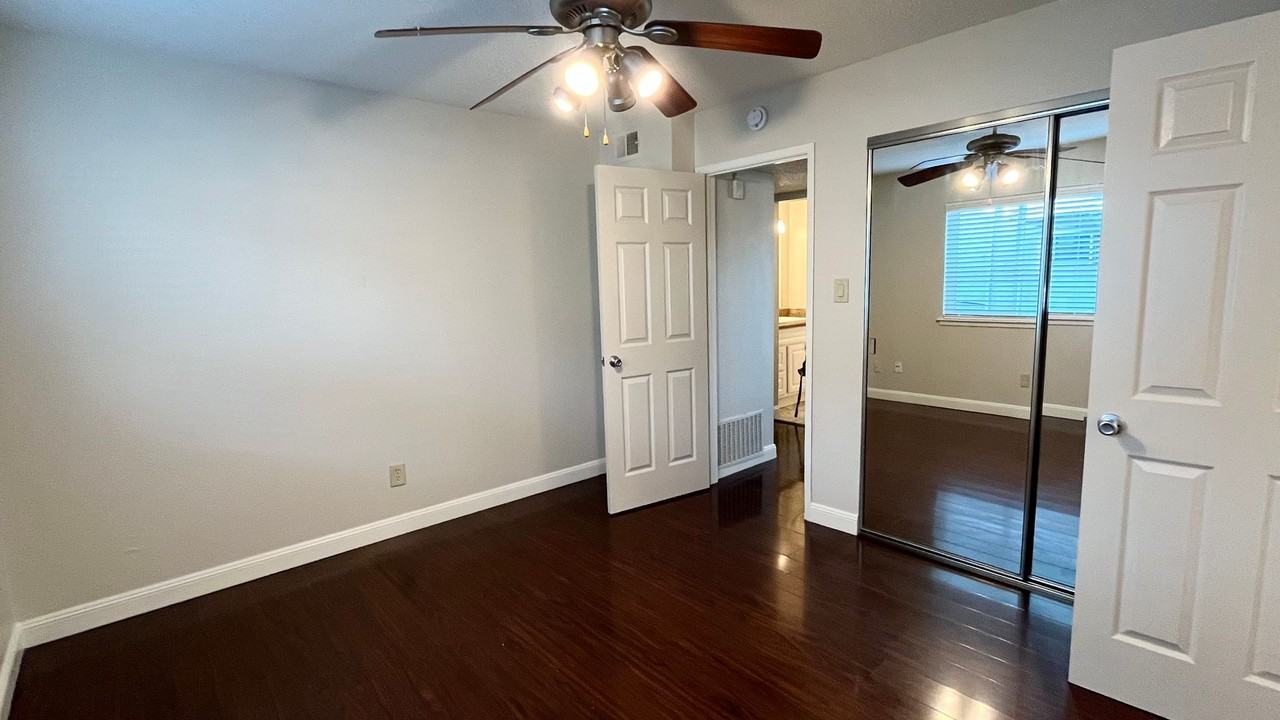 Elegante - Photo 5 of 50