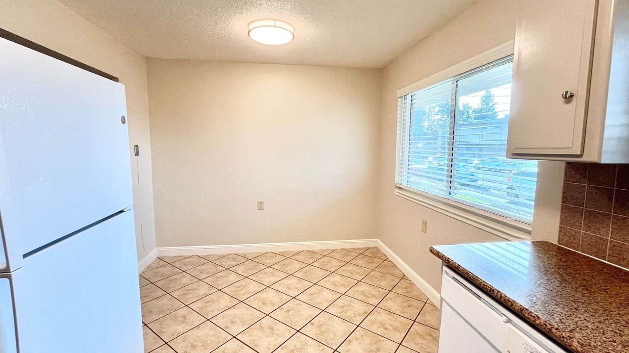 Elegante - Photo 6 of 50