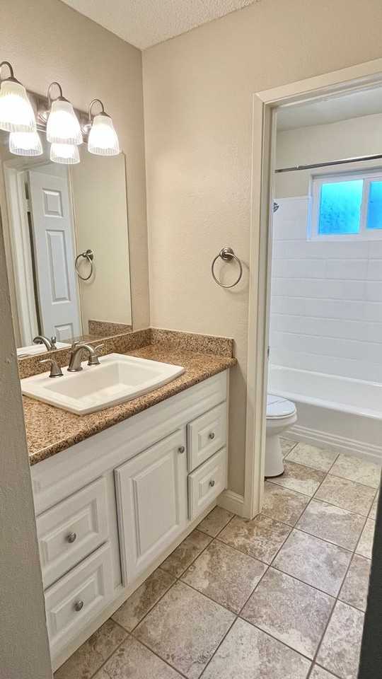 Elegante - Photo 7 of 50