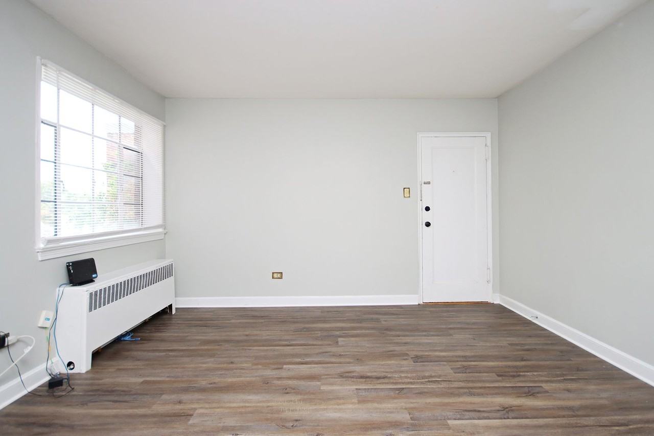 32 University Cir #101 - Photo 5 of 15