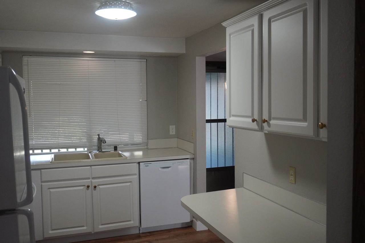 1307 Nw 119th St - Photo 7 of 22