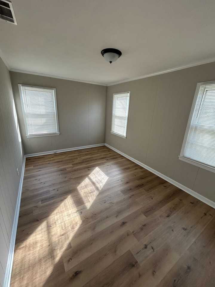 1723 Crouson St #1 - Photo 7 of 8