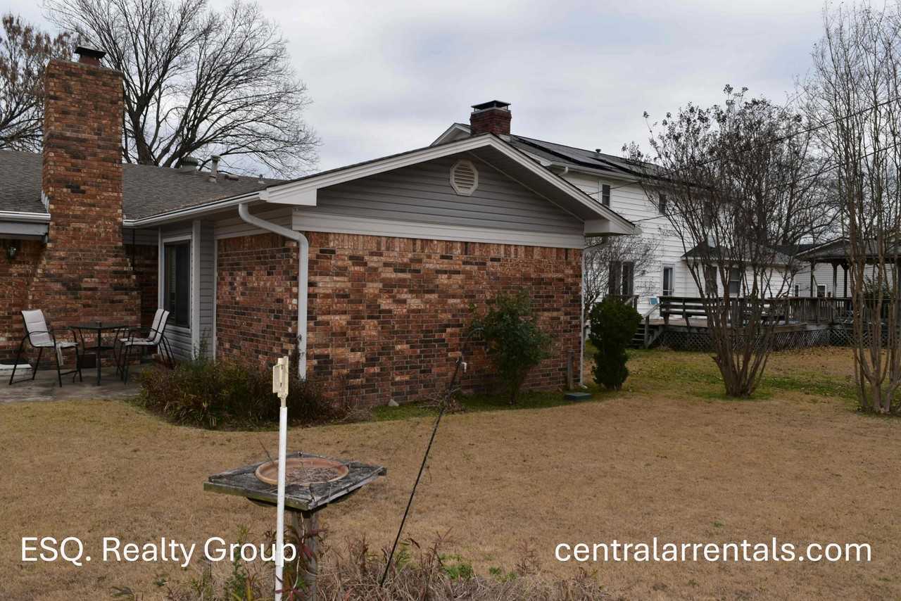 4512 Somers Ave #1 - Photo 3 of 22