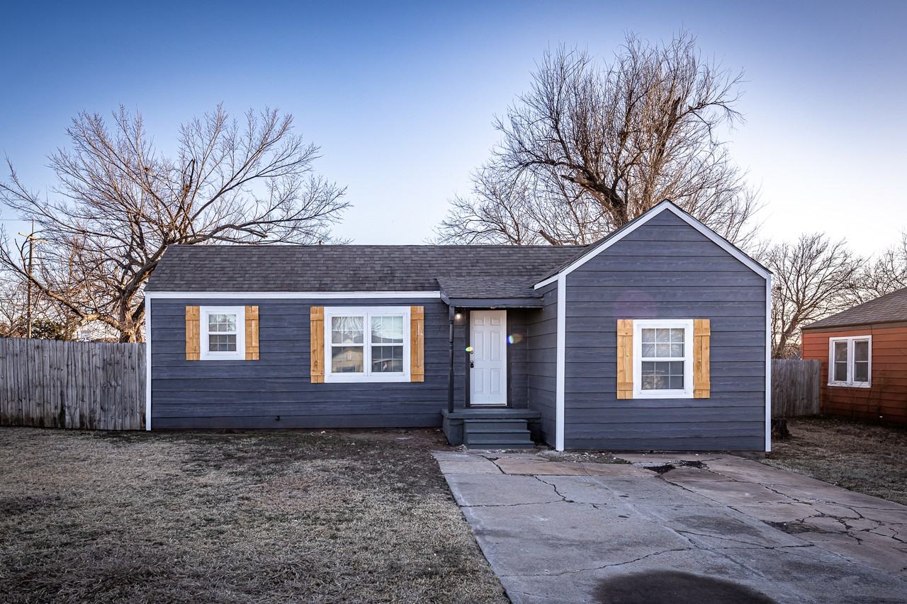 1702 Nw Euclid Ave #1 - Photo 2 of 29