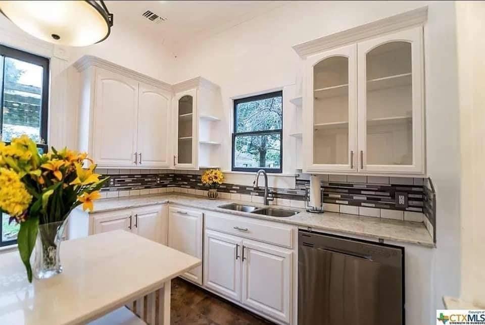 603 S Liberty St #1 - Photo 4 of 38