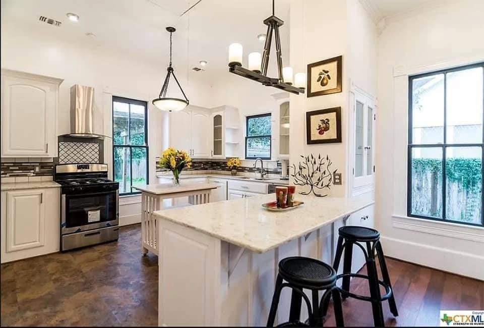 603 S Liberty St #1 - Photo 5 of 38