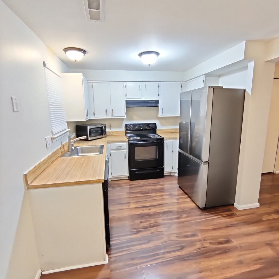 8317 Georgian Ct #1 - Photo 3 of 10