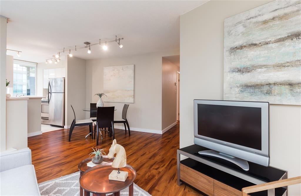 555 Jervis Street - Photo 3 of 17