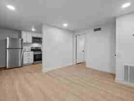 519 W Houston St #A - Photo 1 of 1