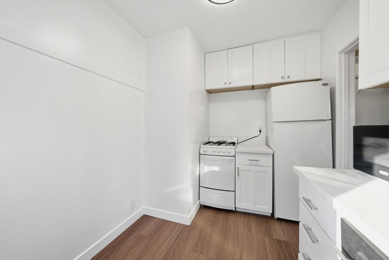 1829 Berkeley WayUnit F #1829F - Photo 6 of 15