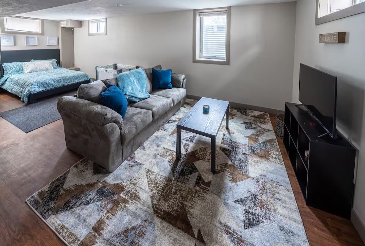 2208 S Covell Ave #1 - Photo 6 of 14