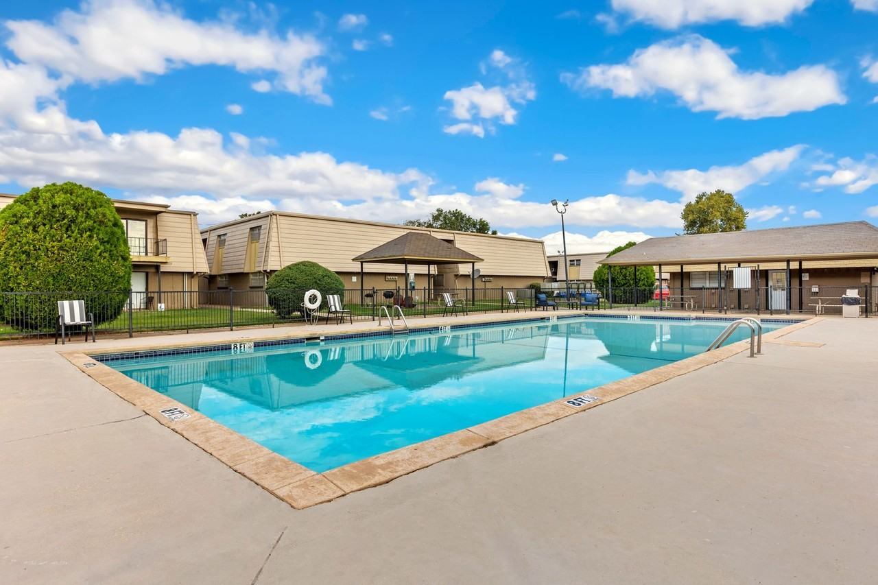 Regency Apartments - Photo 2 of 28