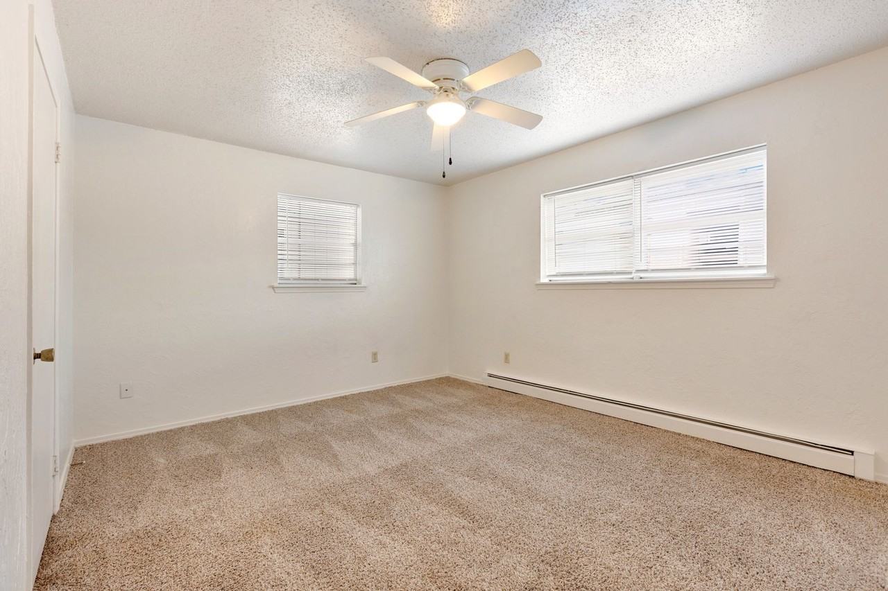 Regency Apartments - Photo 4 of 28