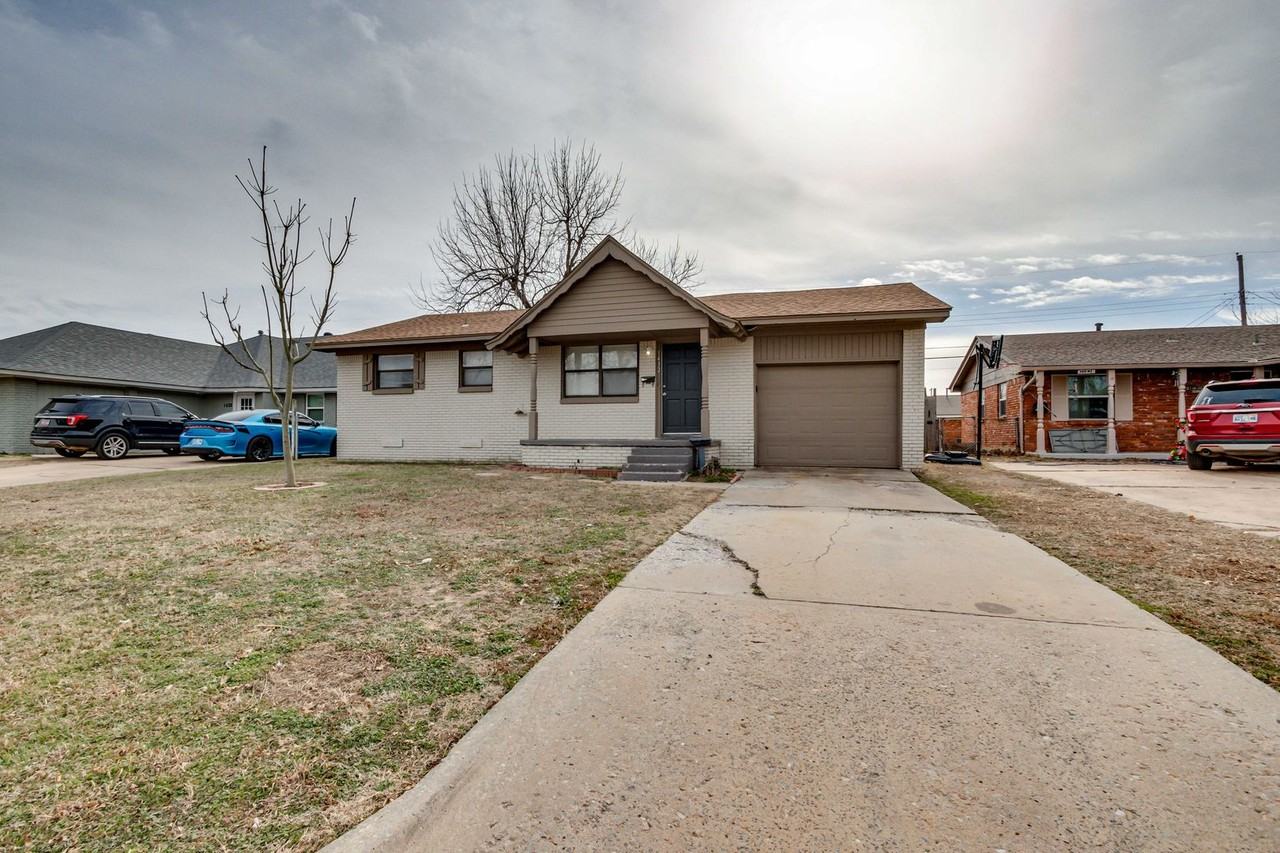 1432 Sw 61st Ter - Photo 3 of 41