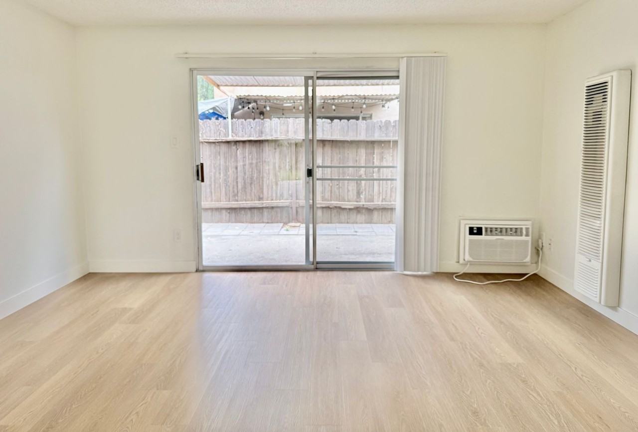Townhome 2 bed 1.5 Bath in Anaheim - Photo 4 of 9