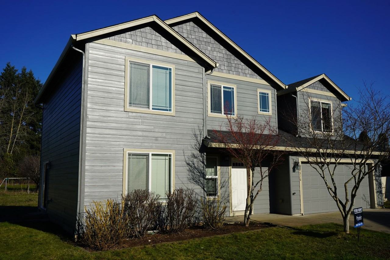 4316 Ne 58th Cir - Photo 2 of 12