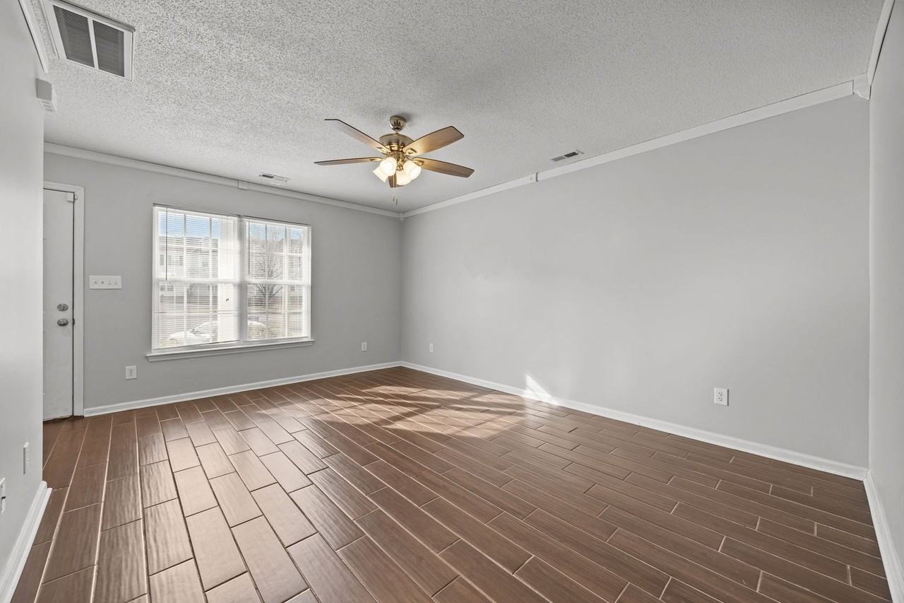 336 Bracken Pl - Photo 2 of 16