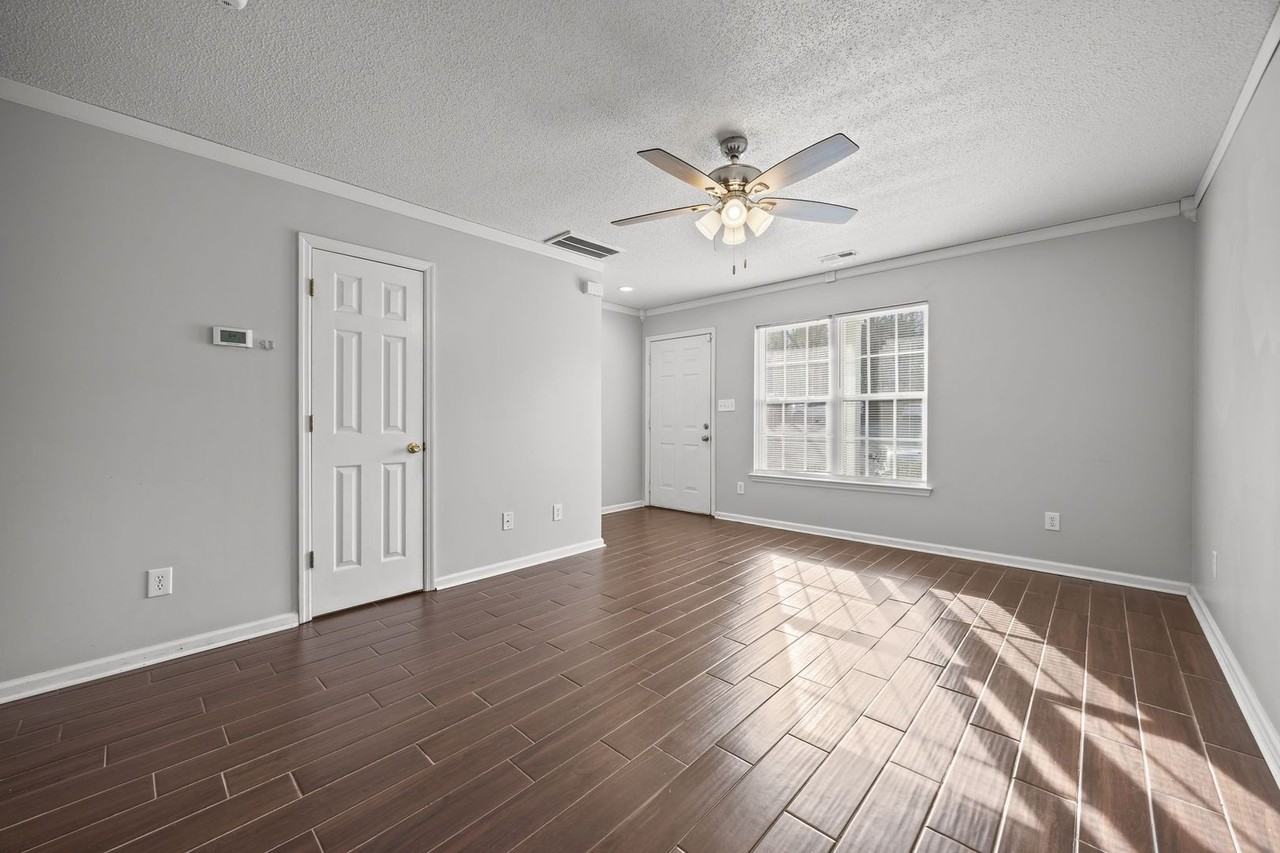 336 Bracken Pl - Photo 3 of 16