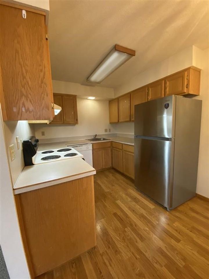 Tabor West Apartments - Photo 2 of 16