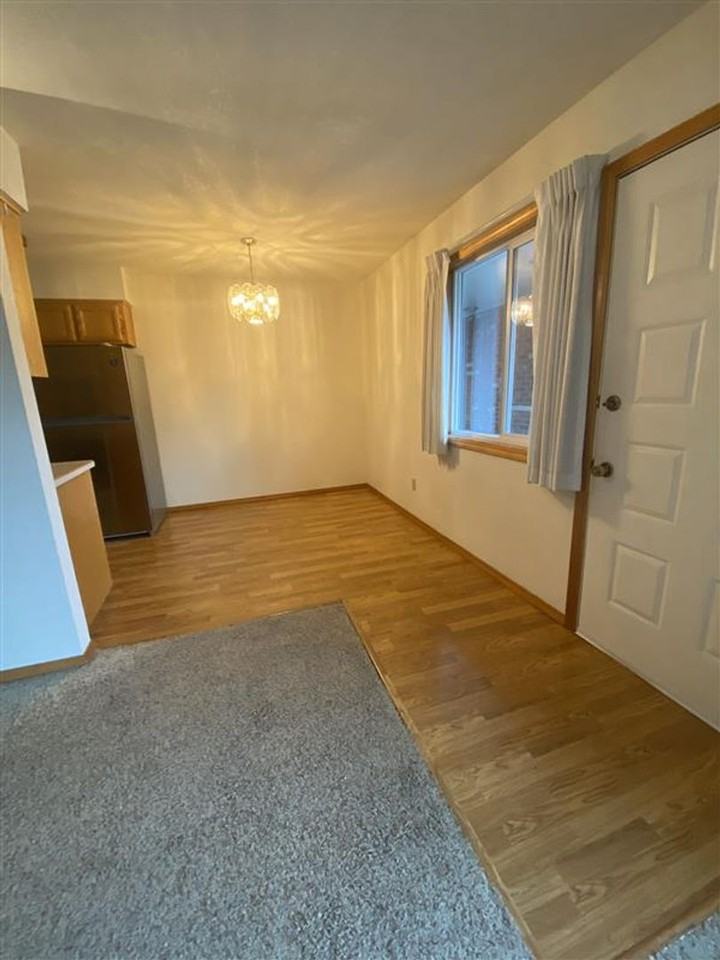 Tabor West Apartments - Photo 3 of 16