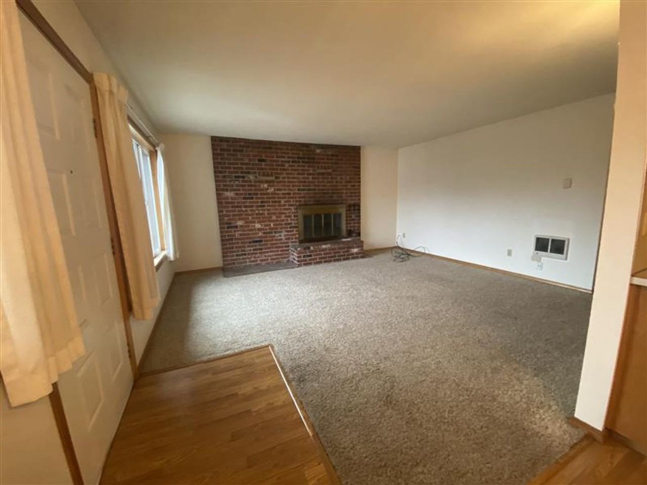 Tabor West Apartments - Photo 4 of 16