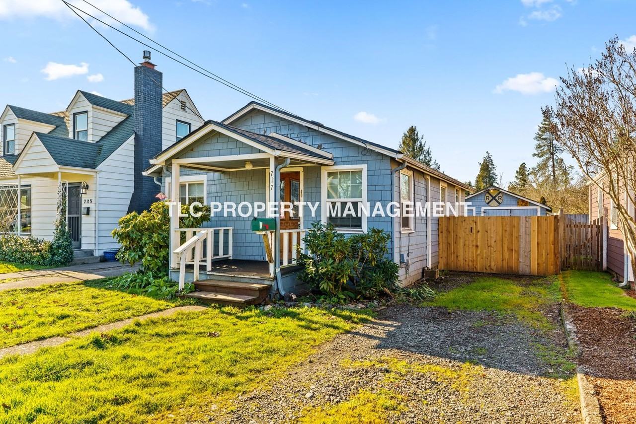 717 S 2nd St - Photo 3 of 21