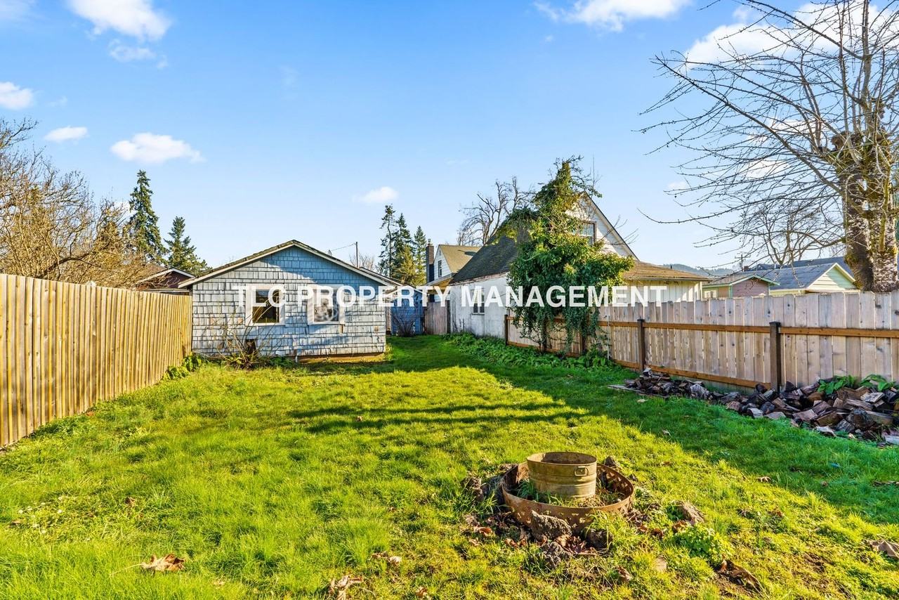 717 S 2nd St - Photo 7 of 21