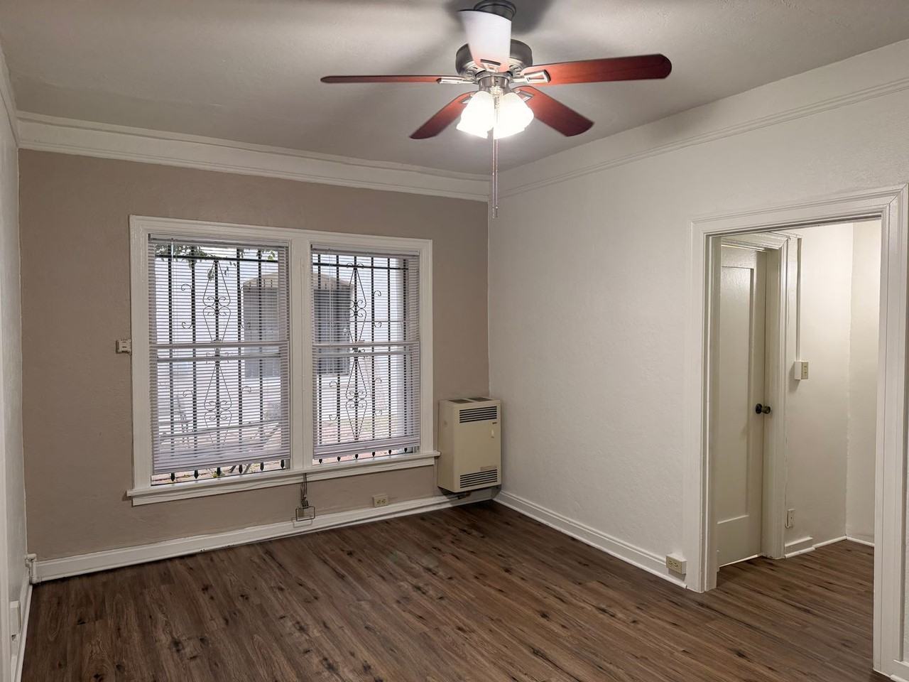 222-1716 N EDGEMONT ST - Photo 2 of 21