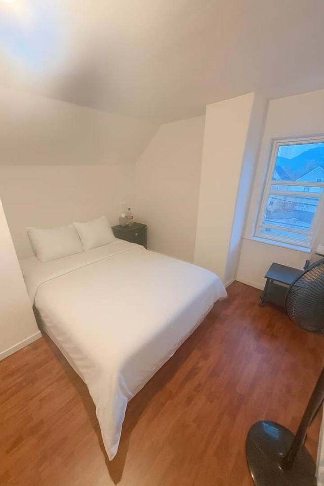 523 East 8th Avenue - Photo 3 of 6