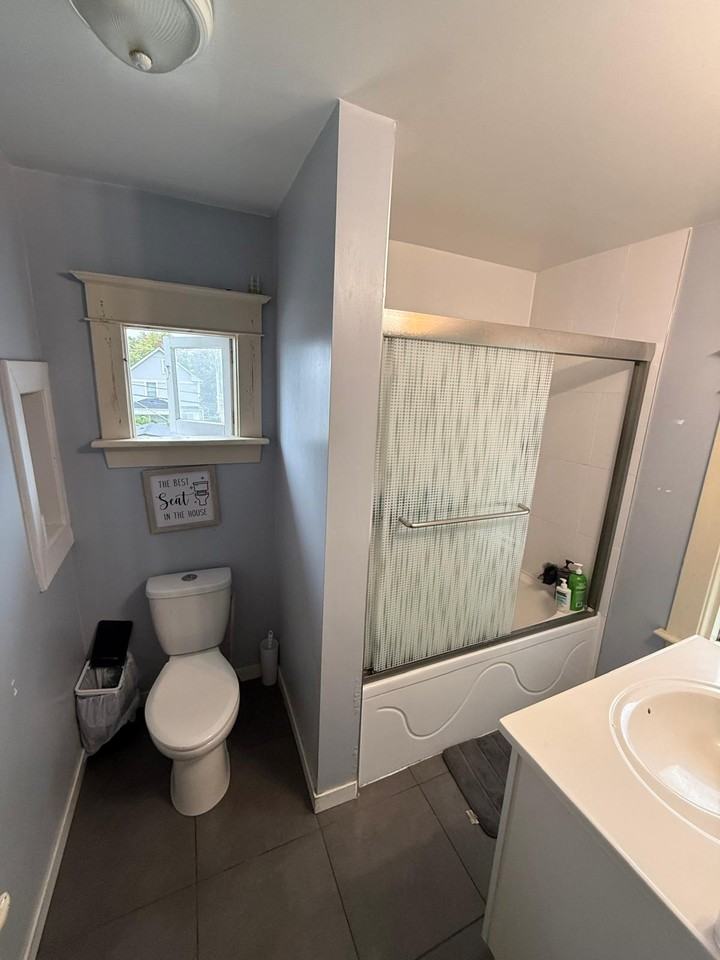 523 East 8th Avenue - Photo 3 of 5