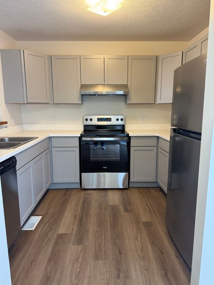 1427 W Allen St - Photo 2 of 11