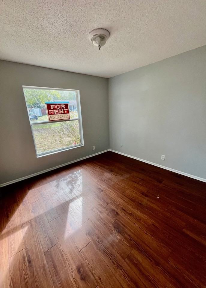 27177 Simona Ave - Photo 3 of 7