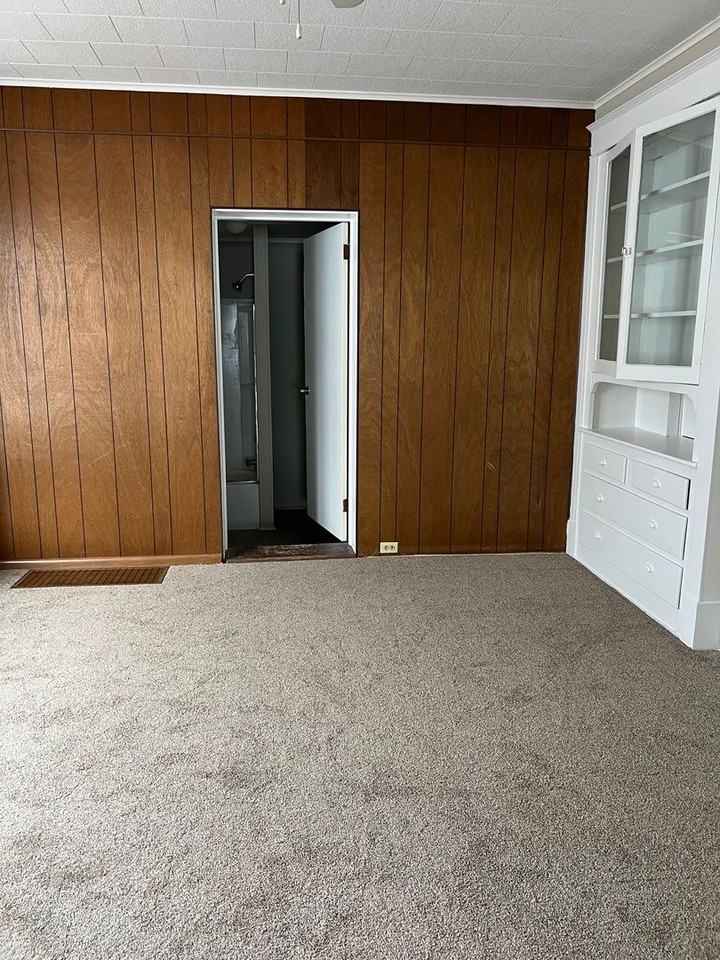 705 Short St - Photo 6 of 18