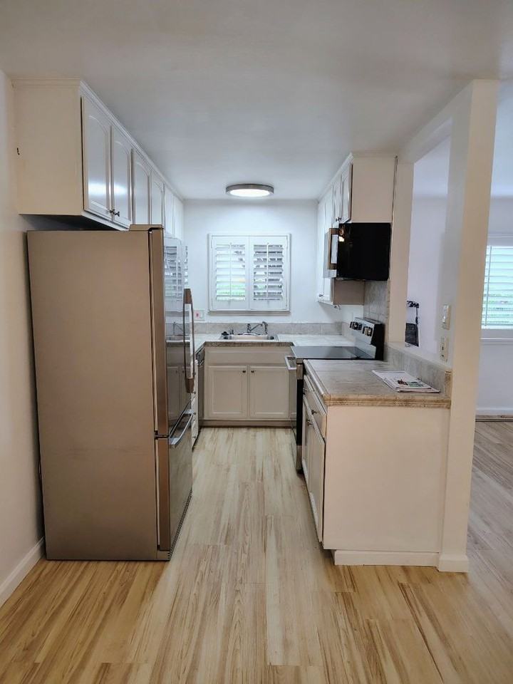 1492 Dolphin Dr - Photo 5 of 17