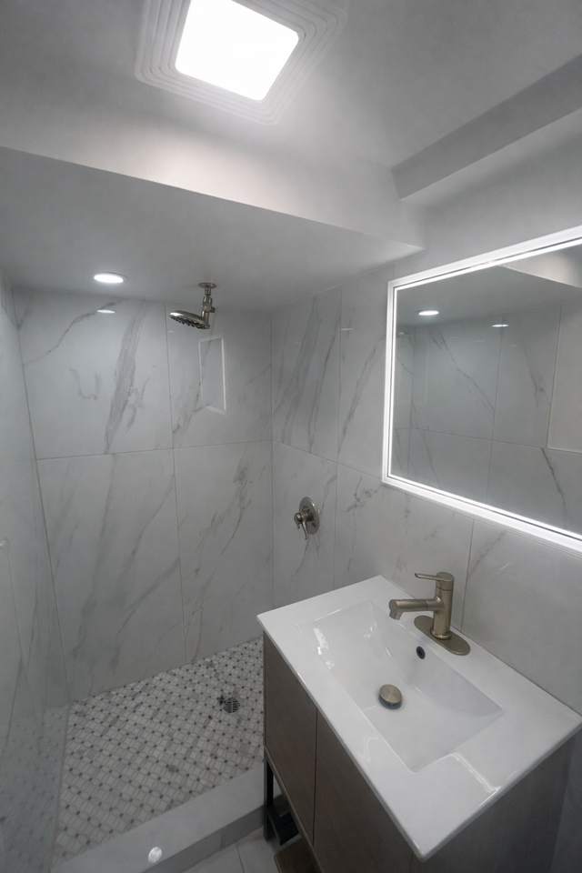 555 Woodfield Road - Photo 5 of 5